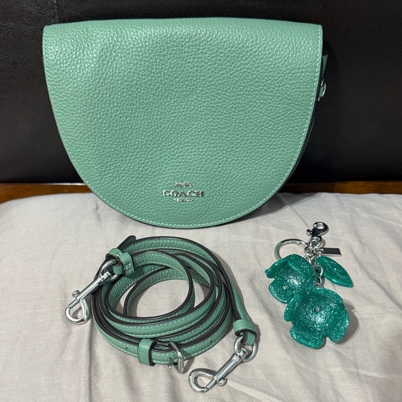 Coach Handbags - Coach Ellen crossbody in washed green pebbled leather